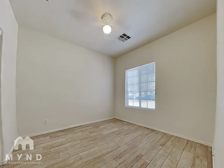 9303 W Raymond St — Photo 17