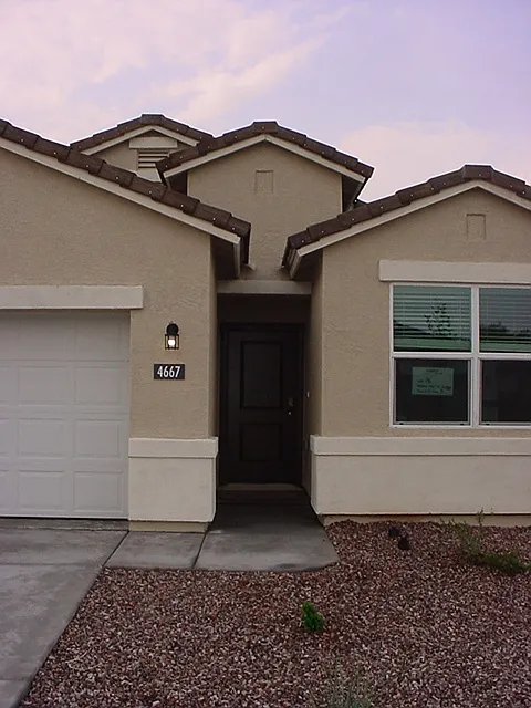 4 bed, 2.0 bath, 1768 sqft, $1,795 — Photo 2