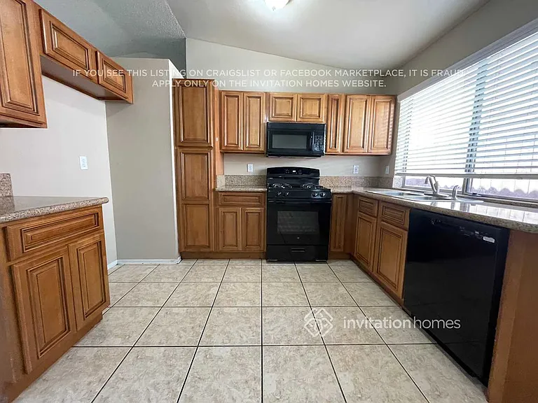 27376 Rustic Ln — Photo 7