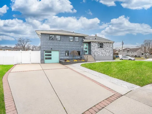 1594 Milburn Court, Wantagh, NY 11793