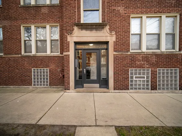 2009 W Warner Ave #1, Chicago, IL 60618
