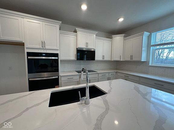 3rd image of 7360 Cella Ln