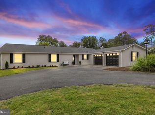 655 Foxcroft Rd, Warrenton, VA 20186