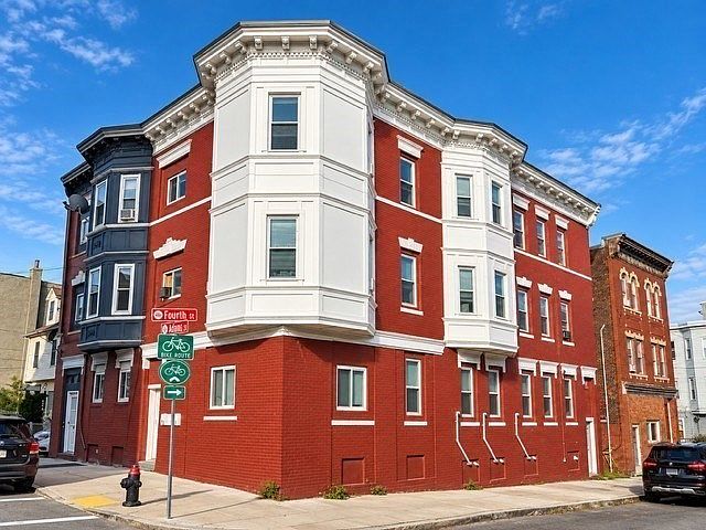 1st image of 148 Walnut St