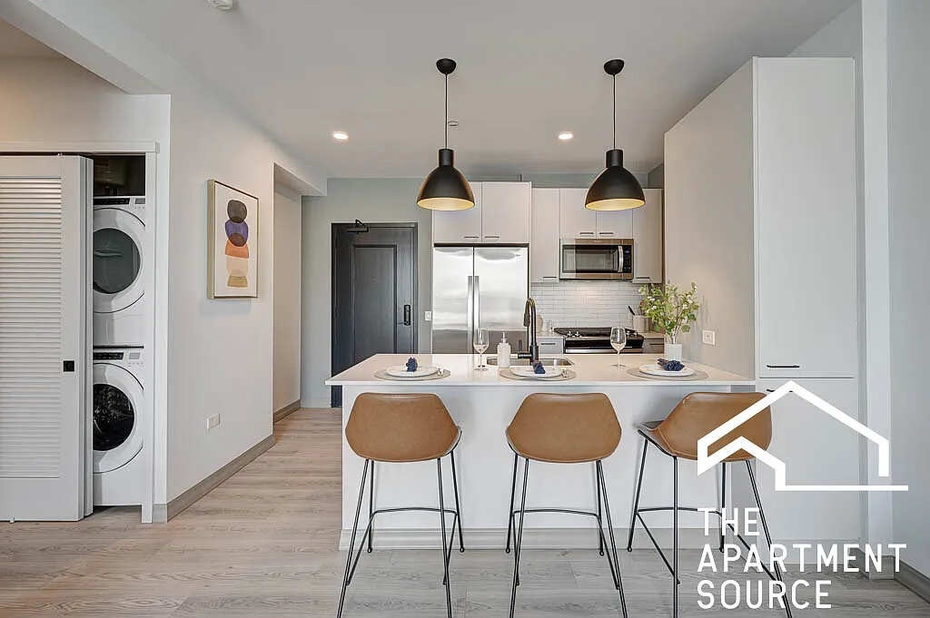 Building Photo - 2155 N Elston Ave #1