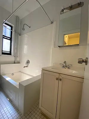 Rented by City Connections Realty | media 29