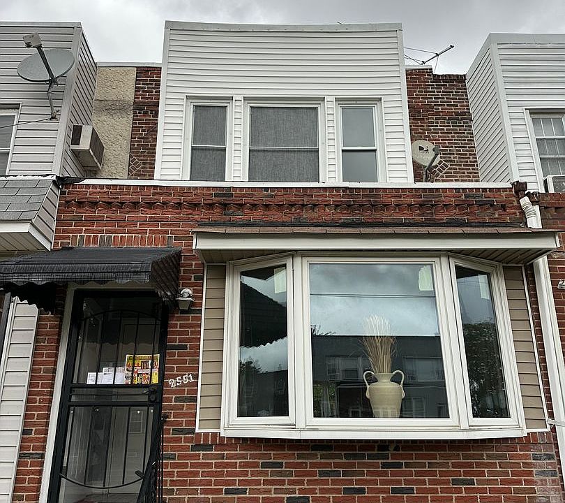 1st image of 2551 S 67th St