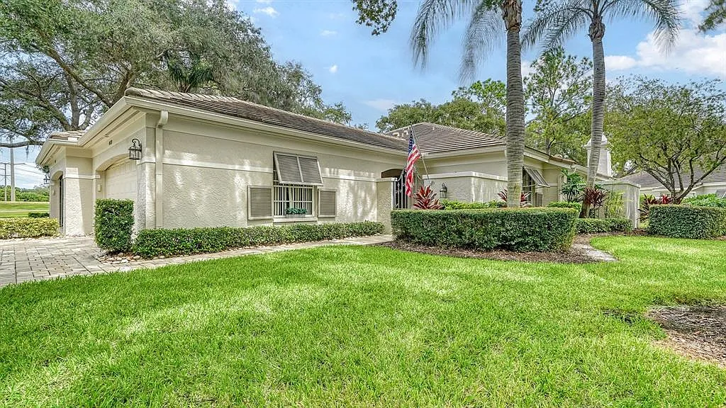 3 bed, 2.0 bath, 1628 sqft, $6,000 — Photo 2