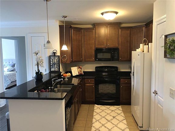 2nd image of 5202 Foundation St #202