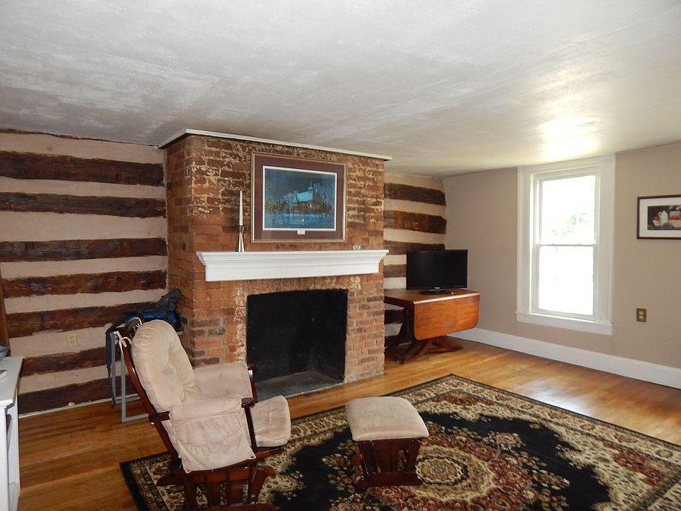1st image of 19 W Cecil St #1