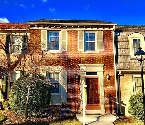 2nd image of 15307 Manor Village Ln