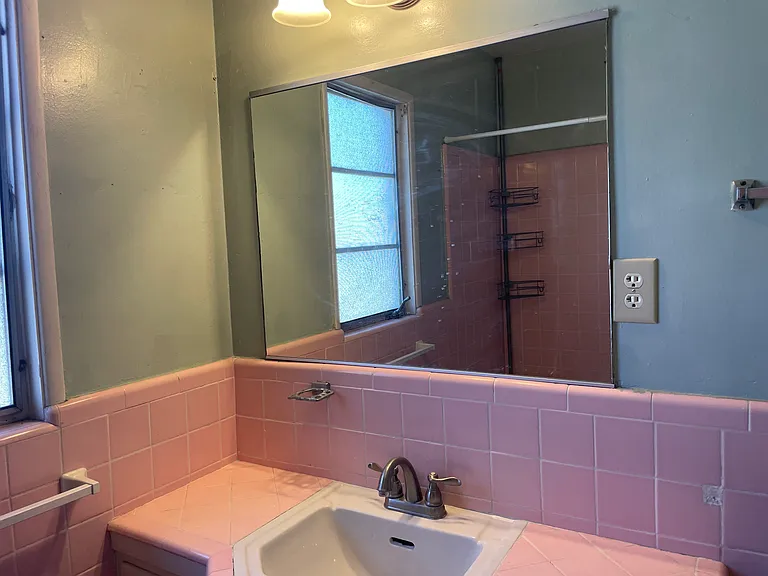 15 Cerritos Ave — Photo 5