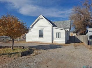 610 W Dallas Ave, Artesia, NM 88210