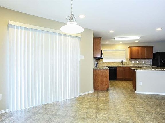 5th image of 8200 Leaning Oak Ct