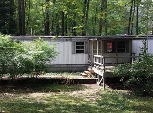 6715 E Sportsman Dr, White Cloud, MI 49349