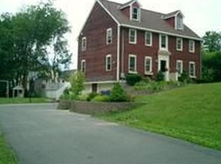 15 Main St, Groveland, MA 01834