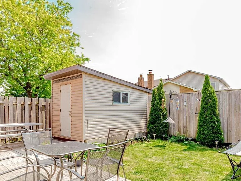 18 Hockley Path #UPPER — Photo 12