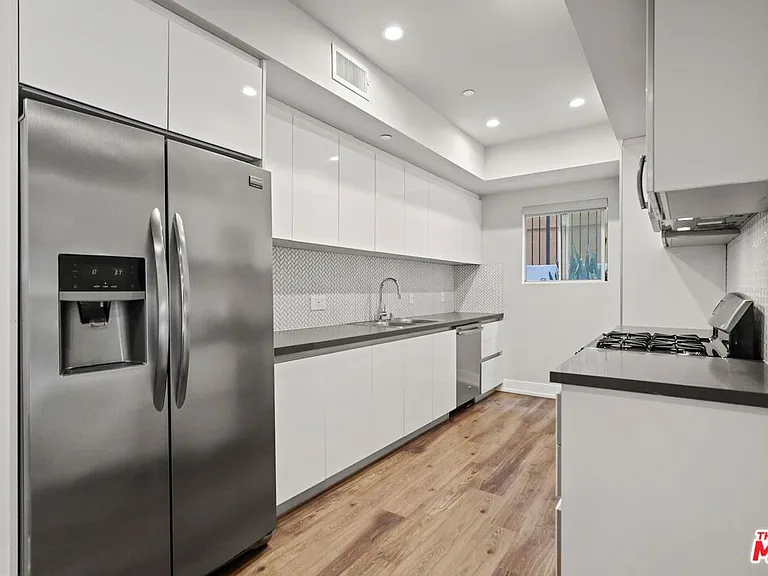 838 N Hudson Ave #101 — Photo 3