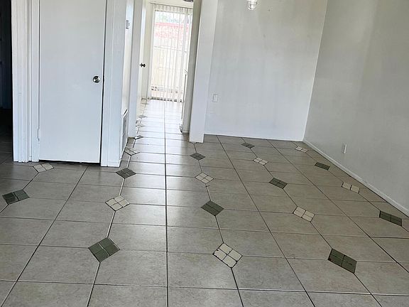 2nd image of 1220 Shadowdale Dr APT 4