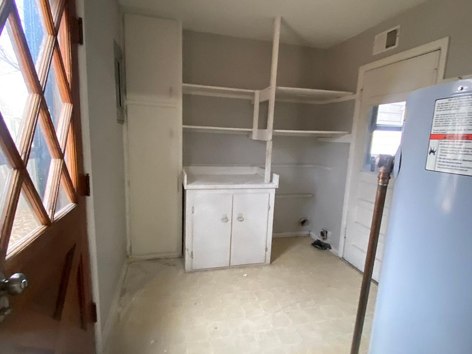 2nd image of 1009 N Georgie Ave