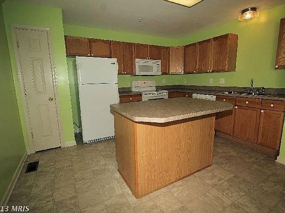 5th image of 876 Monet Dr