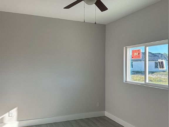 2nd image of 4800 15th St SW