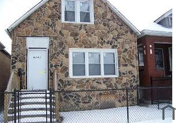 4 bed, 1400 sqft, $2,200 — Photo 1
