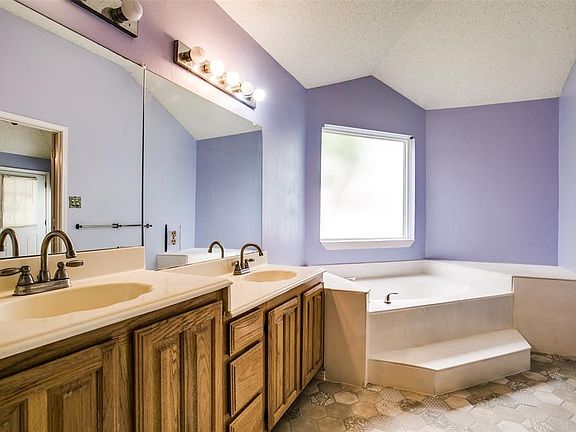 3rd image of 2110 Wedgewood Dr