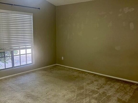 5th image of 837 E Gila Ln