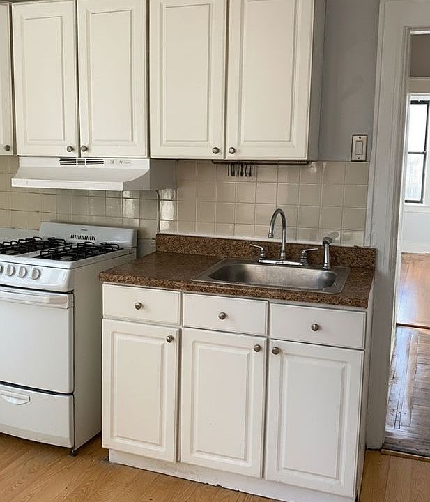 1st image of 801 21st St APT 35