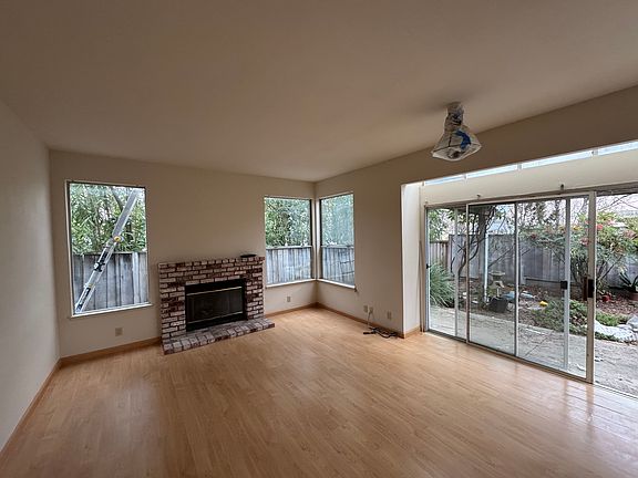 3rd image of 1549 Mission Springs Cir