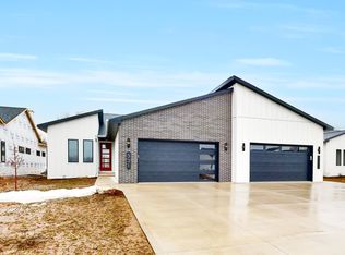 331 Aldon Cir, Green Bay, WI 54304