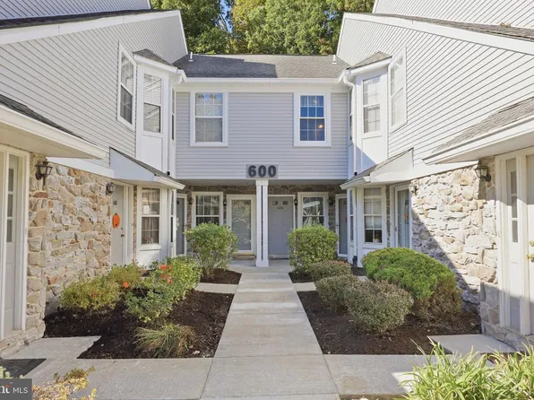 606 Mews Dr #606, Sellersville, PA 18960