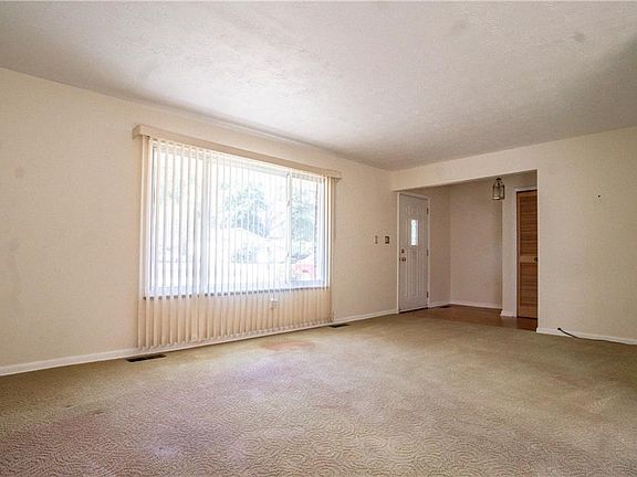 4th image of 24328 N Oxford Oval
