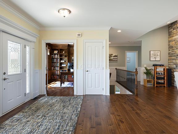 3rd image of 14953 Robins Rd