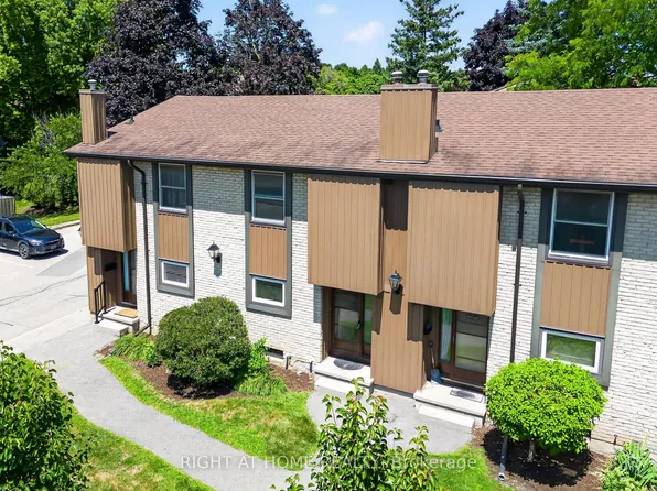 215 Glamis Rd #11, Cambridge, ON N1R 6V8