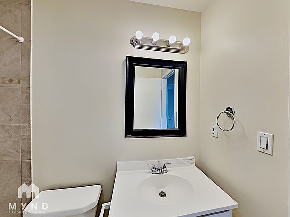 5th image of 870 Burbank Dr APT 9