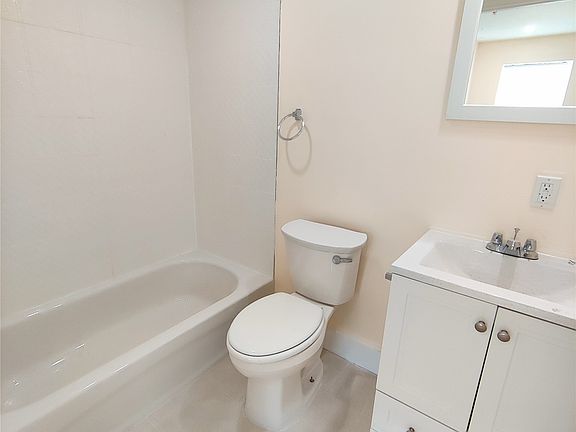 4th image of 11 Avenue A #3