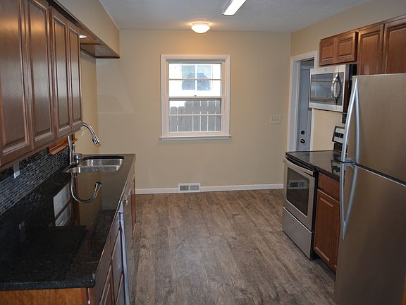 3rd image of 1208 W 2nd St