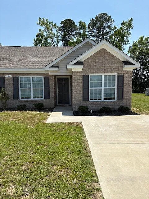 3 bed, 2.0 bath, 1280 sqft, $1,650 — Photo 1