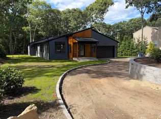 17 Bittersweet Ave, Hampton Bays, NY 11946