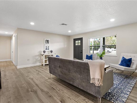 4th image of 2843 Aloma Ave