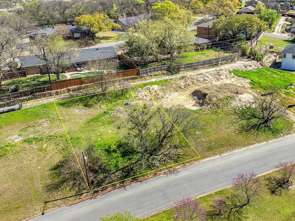 1st image of 311 Arapaho W