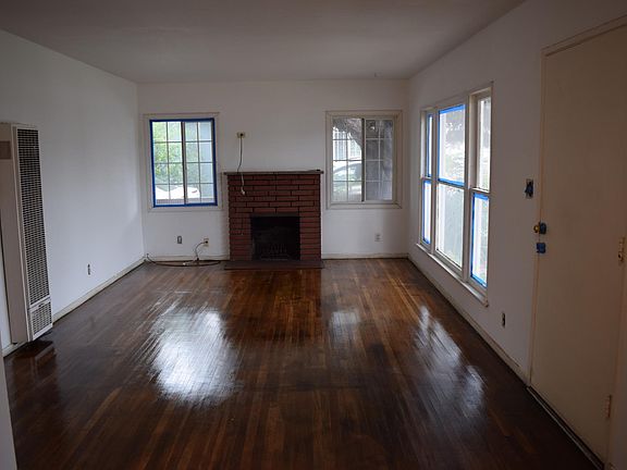 Living room with fireplace