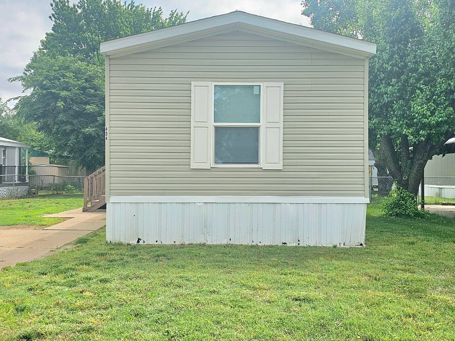 3 bed, 2.0 bath, 1152 sqft, $995 — Photo 2