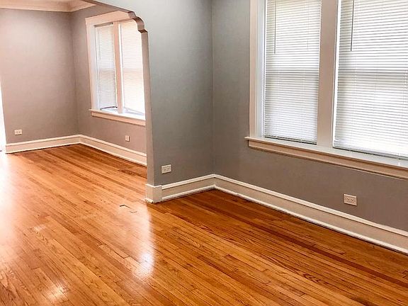 3rd image of 4701 W Barry Ave #2B