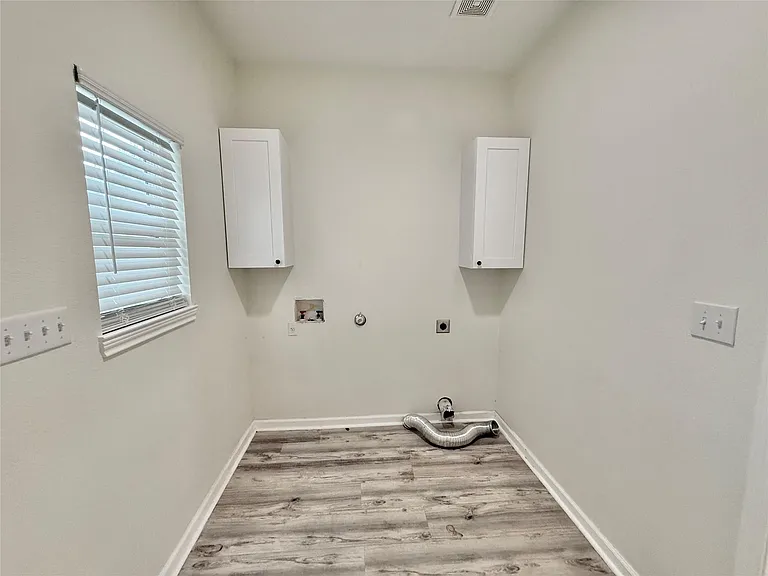 1401 W 7th St — Photo 20