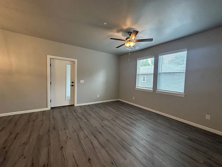 1138 N Blackwelder Ave #1 — Photo 17