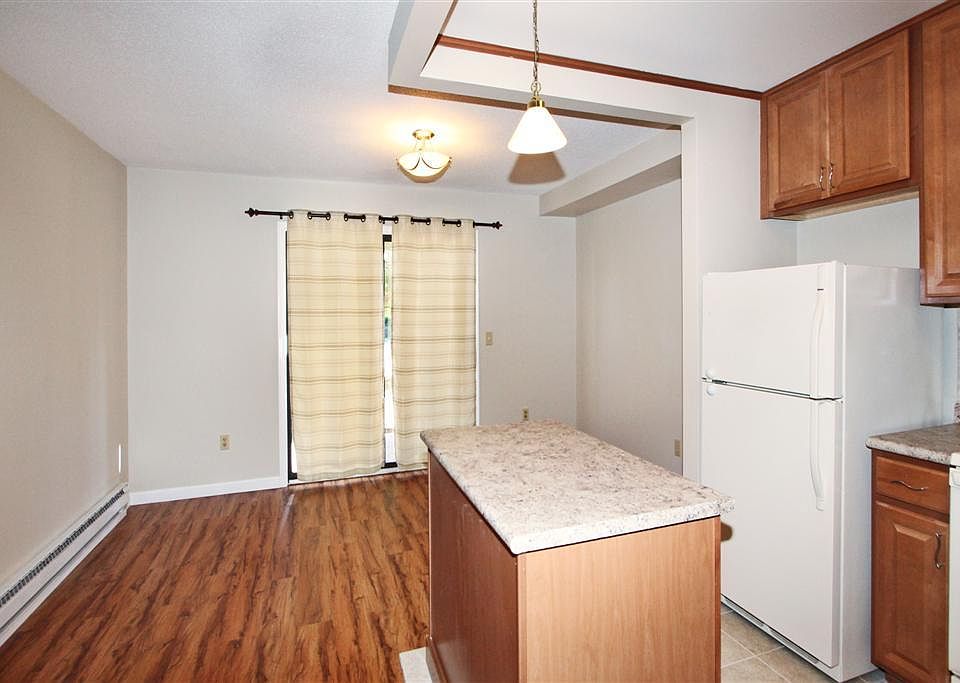 Pines Condominiums Bristol, RI Zillow