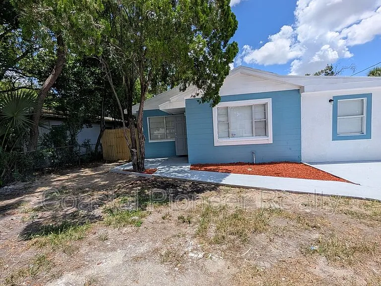 3721 N Whittier St — Photo 2